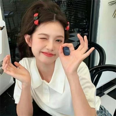 院子里的女人