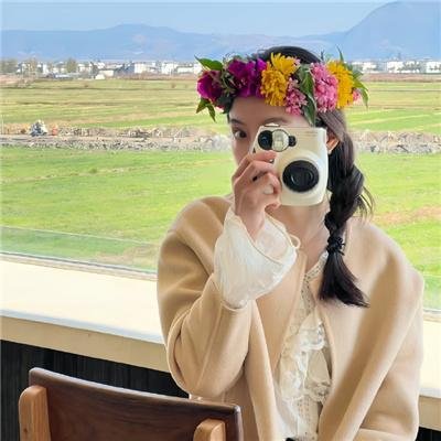 黑衣女孩